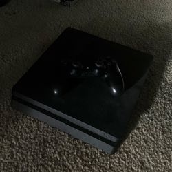 PS4 1TB With Controller