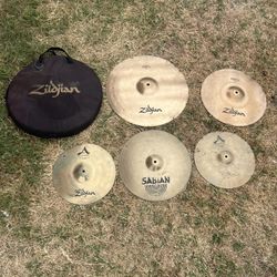 Set Of Drum Cymbals & a Carrying Case 