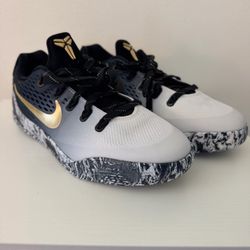 Nike Kobe 9 EM Low Protro Mambacita  Size: 7 Y