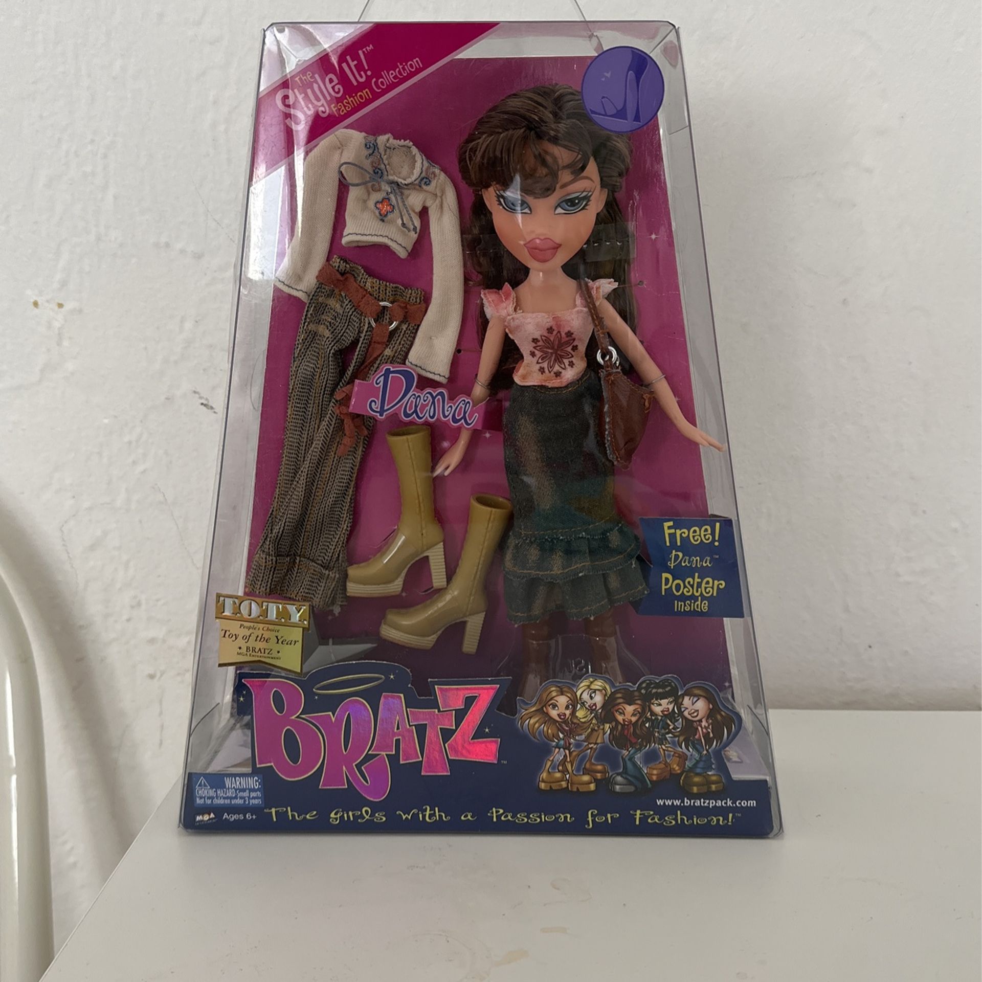 Rare Dana Bratz Doll Fashion Collection for Sale in Bergenfield