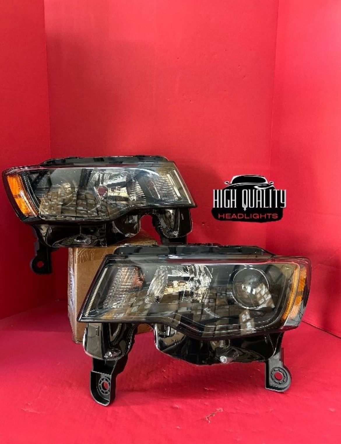 Jeep Grand Cherokee 2017. 2021 headlights.