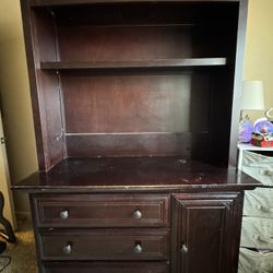 Solid wood Bonavita Chadwick combo dresser and matching Peyton Hutch
