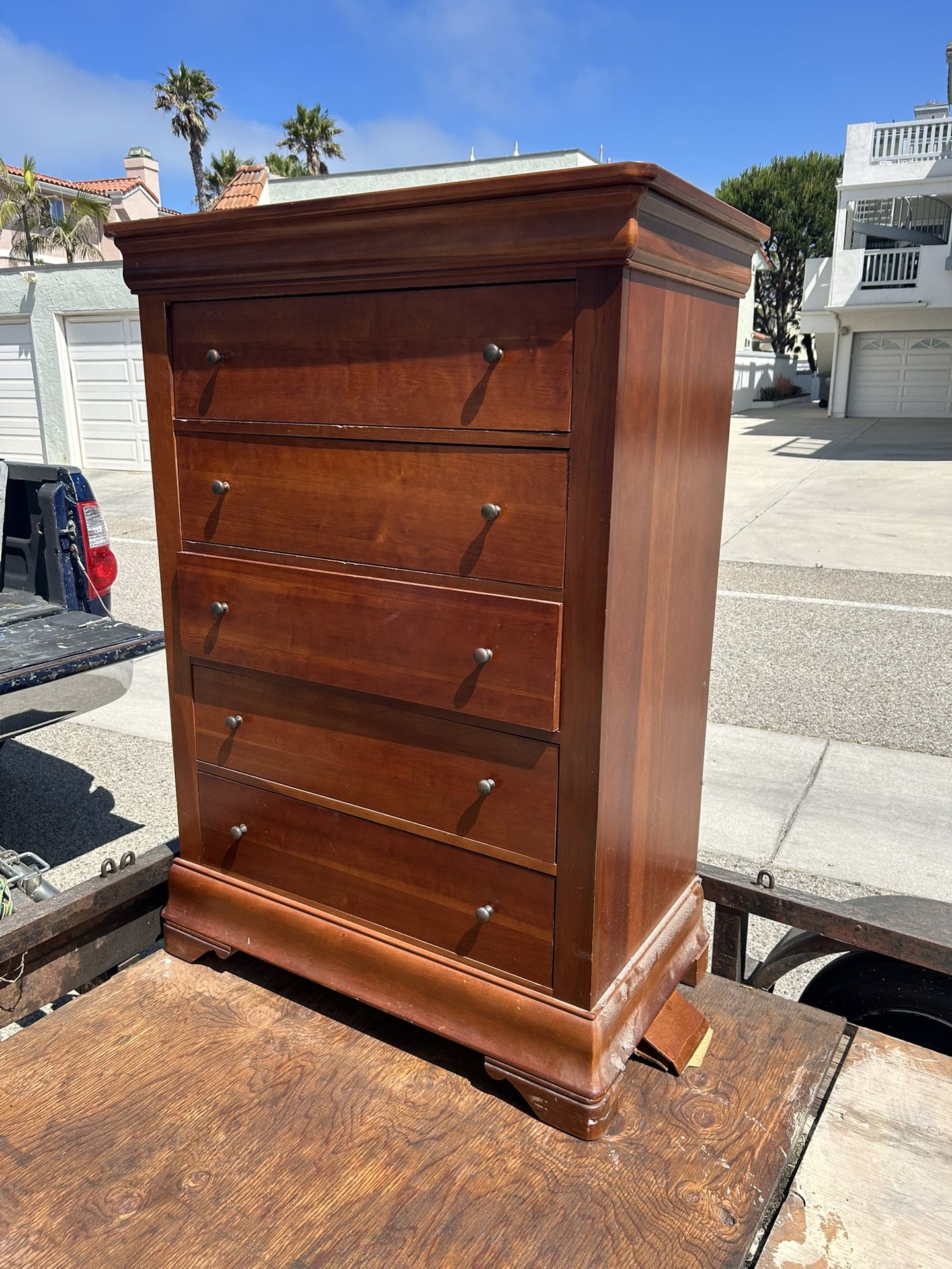 Dresser