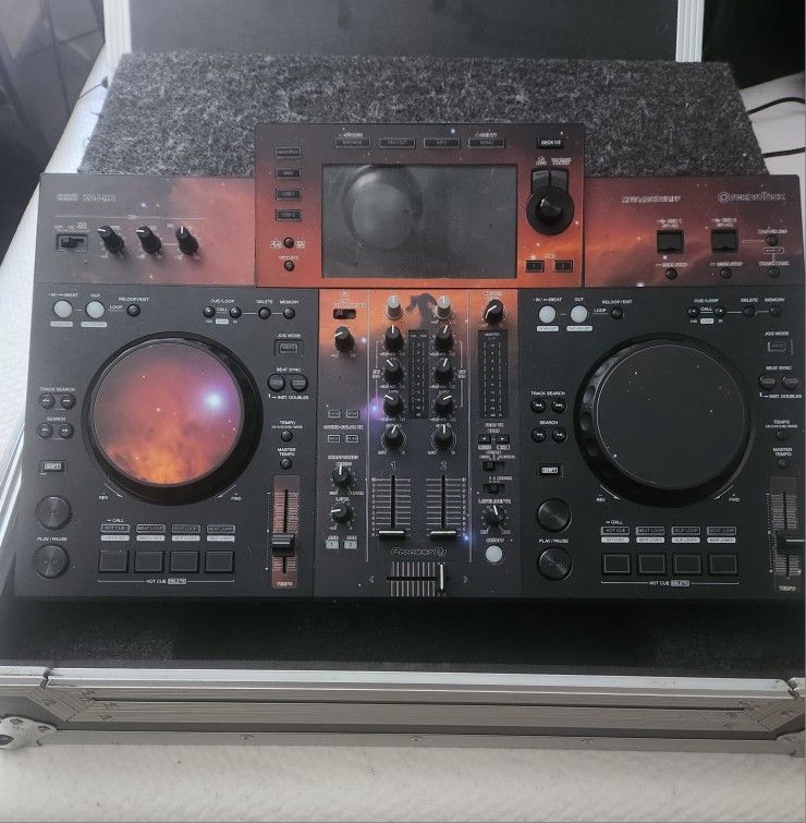 Pioneer DJ XDJ-RR with Case