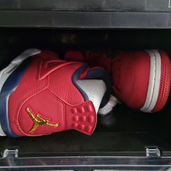 Jordan 4 FIBA