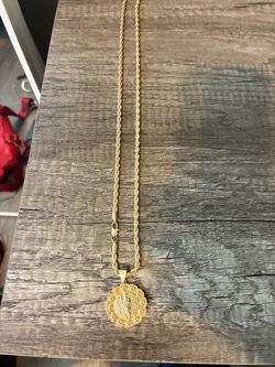 Gold Rope Chain Necklace with Medallion Pendant