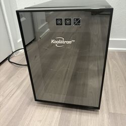 Koolatron 6 Bottle Wine Cooler Thermoelectric Freestanding Wine Fridge