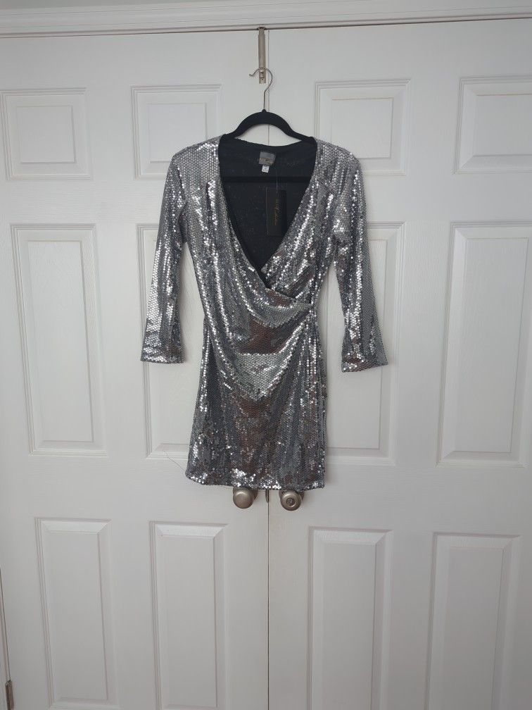 Silver Sequin Three Quarter Sleeve Mini Dress Brand New Size M