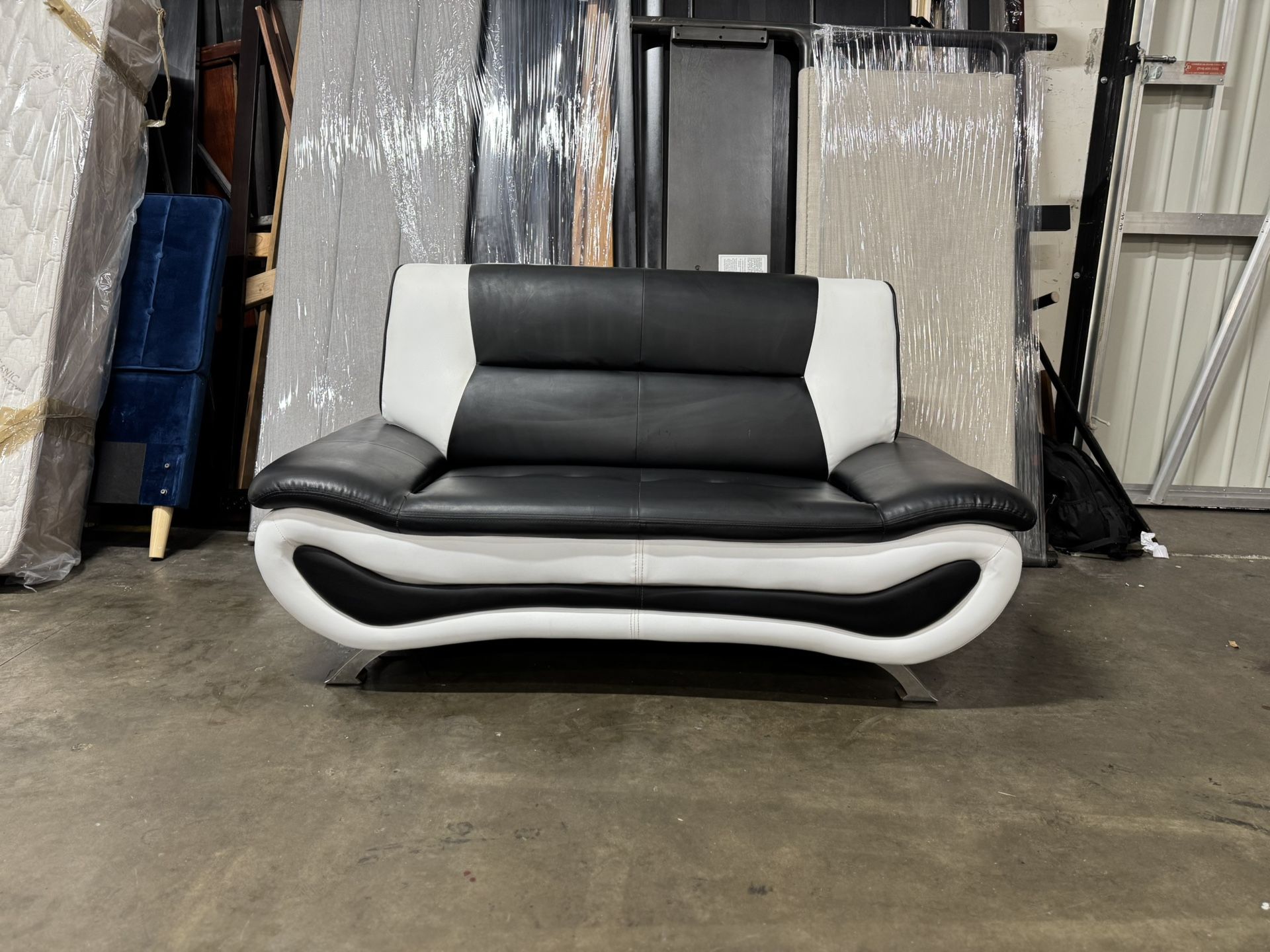Couch 🛋️ $149