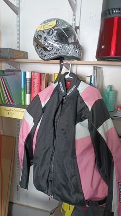 99 $ Women’s motorcycle jacket. Like new medium/large…