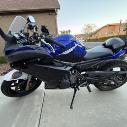 Yamaha FZ6R - Excellent condition