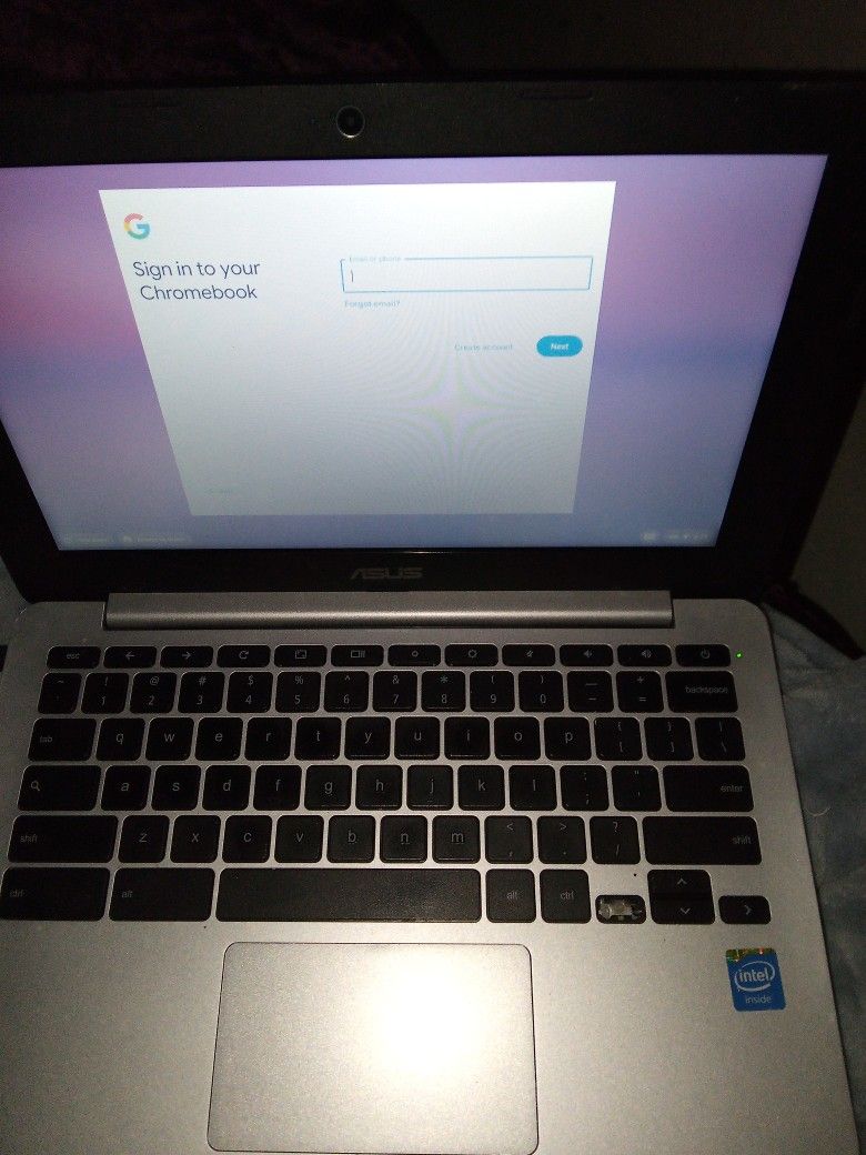 Asus Chromebook -moving sale need gone 3/24