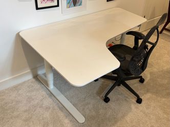 Sit/stand desk white