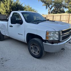 2011 Chevrolet Silverado 2500 hd parting (for parts)