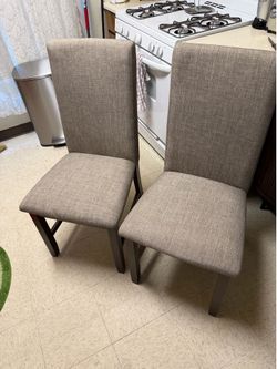 Set of 4 Farmhouse Upholstered Dining Chairs – Like New!