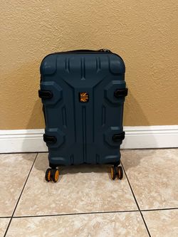 21” HARD Case BRITBAG…(THE EXTRA LINER WAS REMOVED)SEE ALL PICTURES…$25
