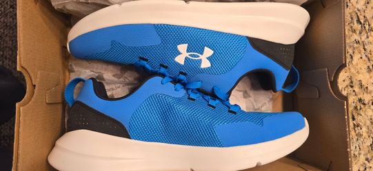 BRAND NEW  SIZE 11 UNDER ARMOUR SHOES