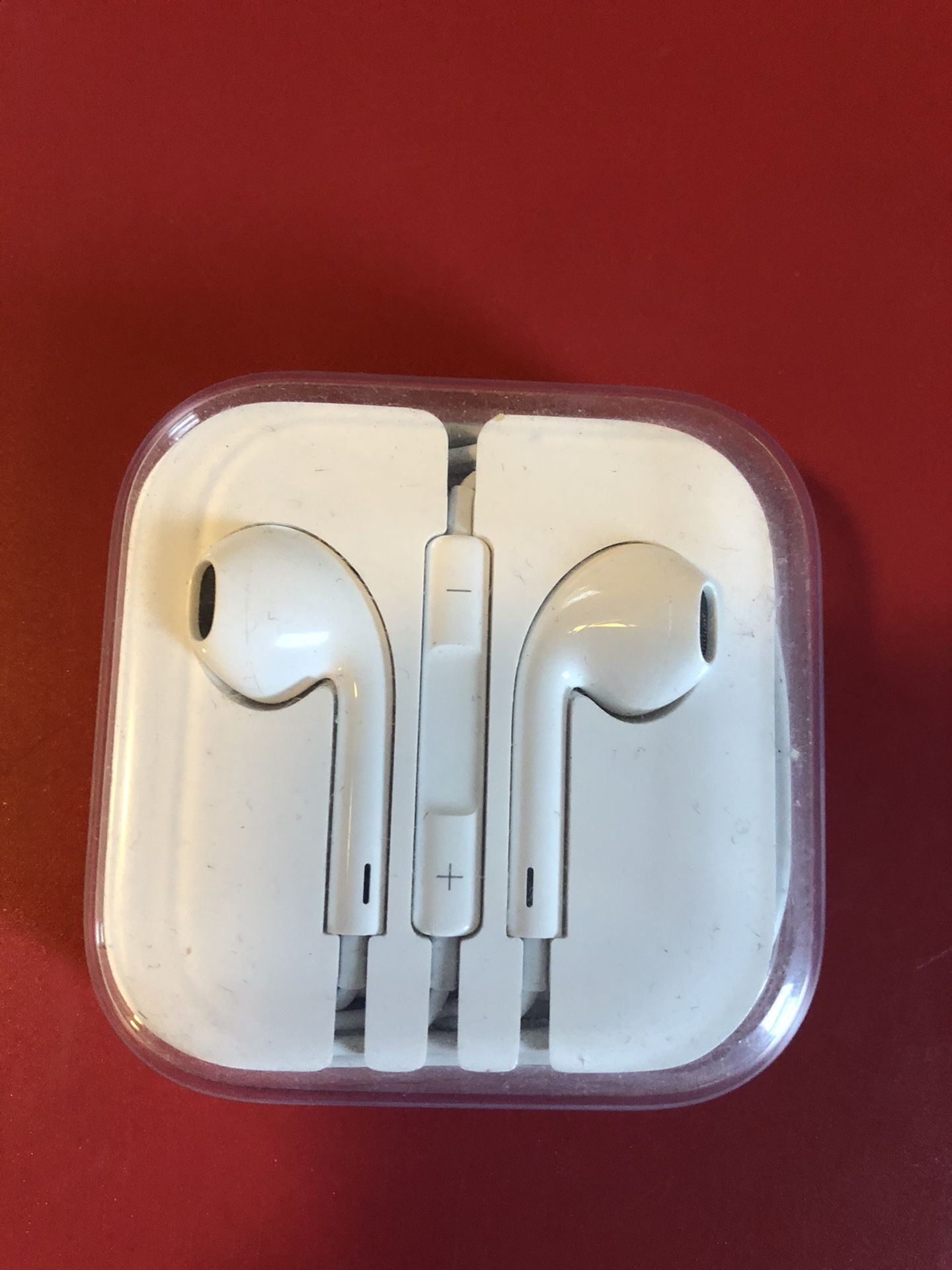 Apple wire headphone