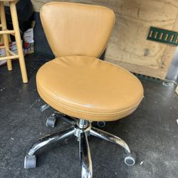 Short Stool with Adjustable Height 13"-15