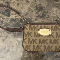 Michael Kors Wristlet Wallet