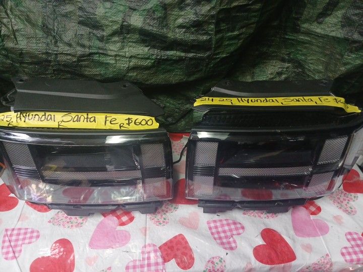 2024-25 Hyundai Santa Fe Left And Right Headlight Pair