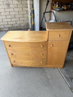 Baby changing table/Dresser