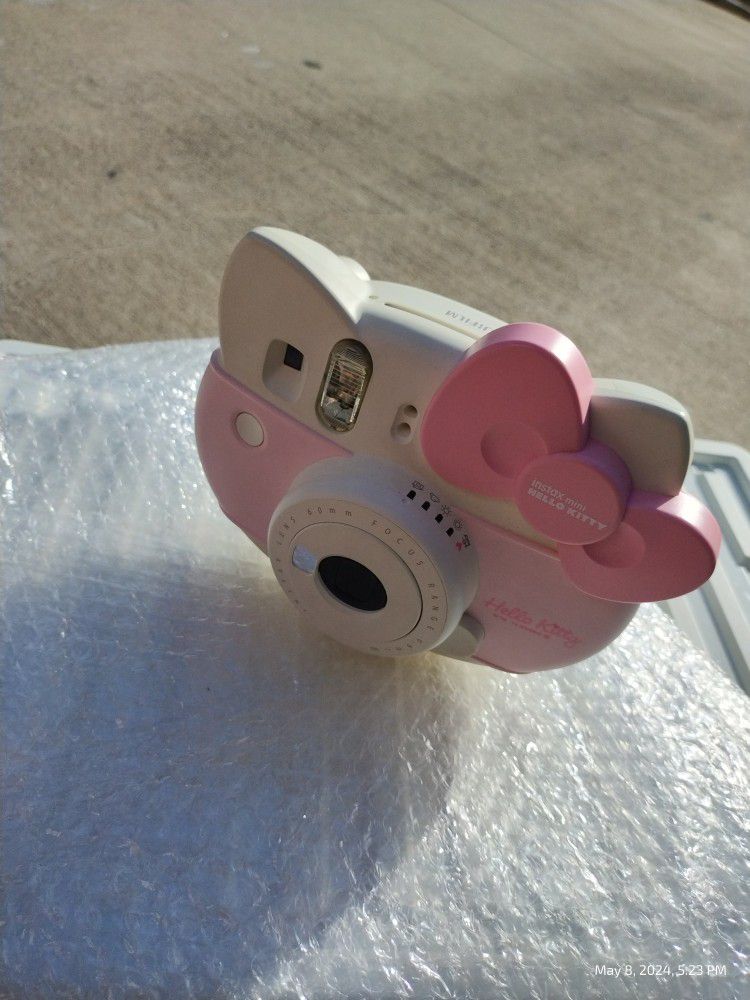 Hello Kitty Fujifilm Instax Camera