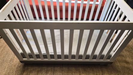 MDB crib or toddler bed