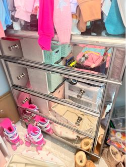 Mirrored 4 drawer dresser