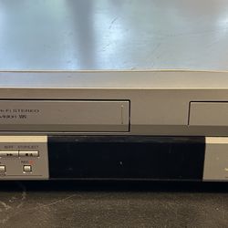 Panasonic PV-D4733S DVD VCR Combo Player 