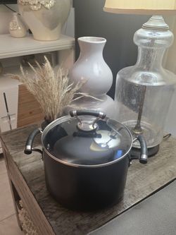 Circulon Acclaim 8Qt pot With Lid Hard Anodized
