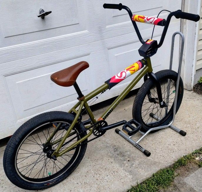 (YES IT'S STILL AVAILABLE) 20" Kink Gap XL Freestyle BMX Bike