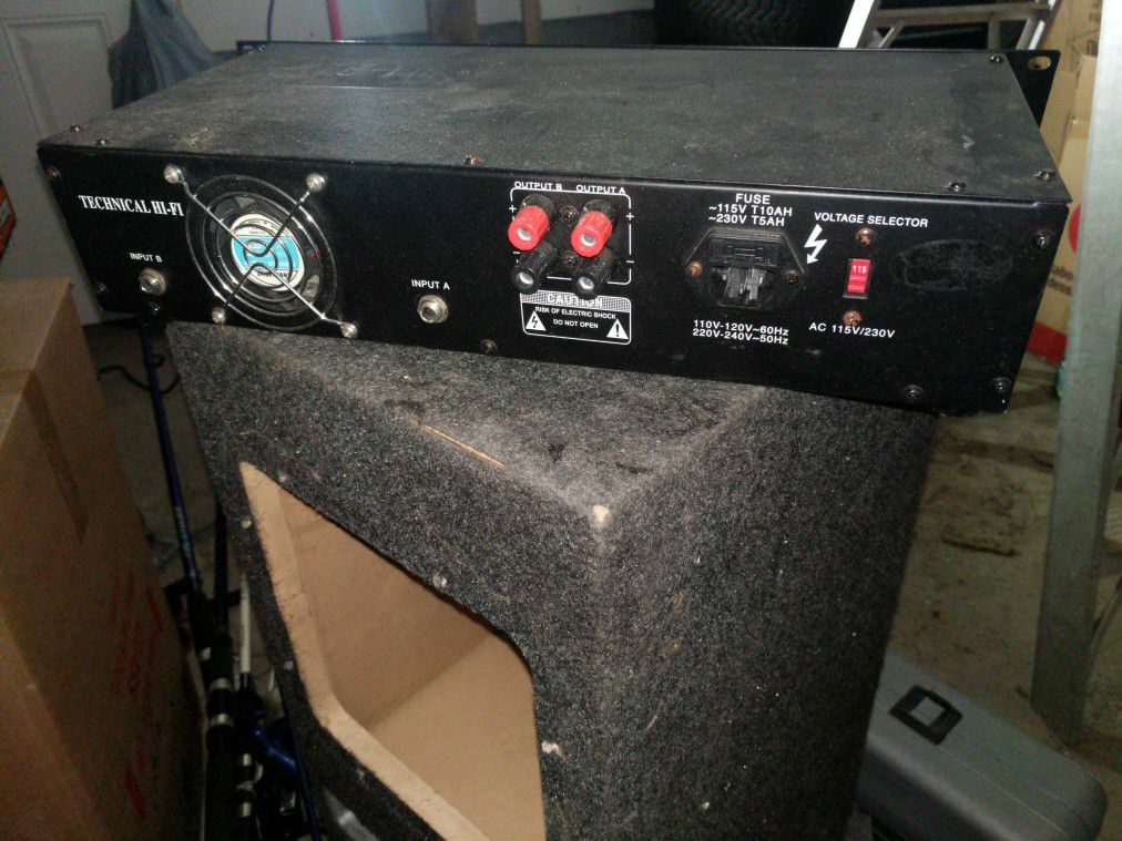 1000 Watts Amplifier new never used.
