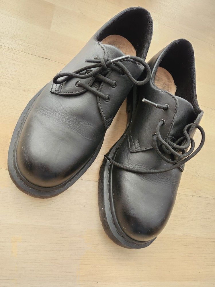Barely Used Doc Martin Oxfords With Non-slip Soles