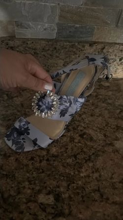 Betsy Johnson heels 7.5