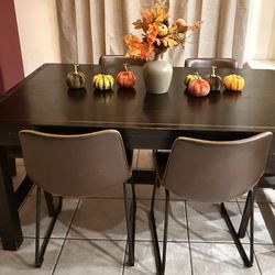 Dining Table With 4 chairs