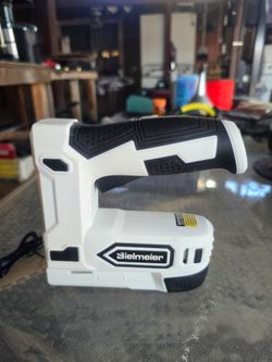 Staple/nail gun