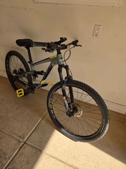 Haro shift R3 and Haro Pro + Extras
