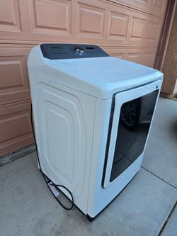Samsung 7.4 cu. ft. Vented Gas Dryer in White with Steam Sanitize+