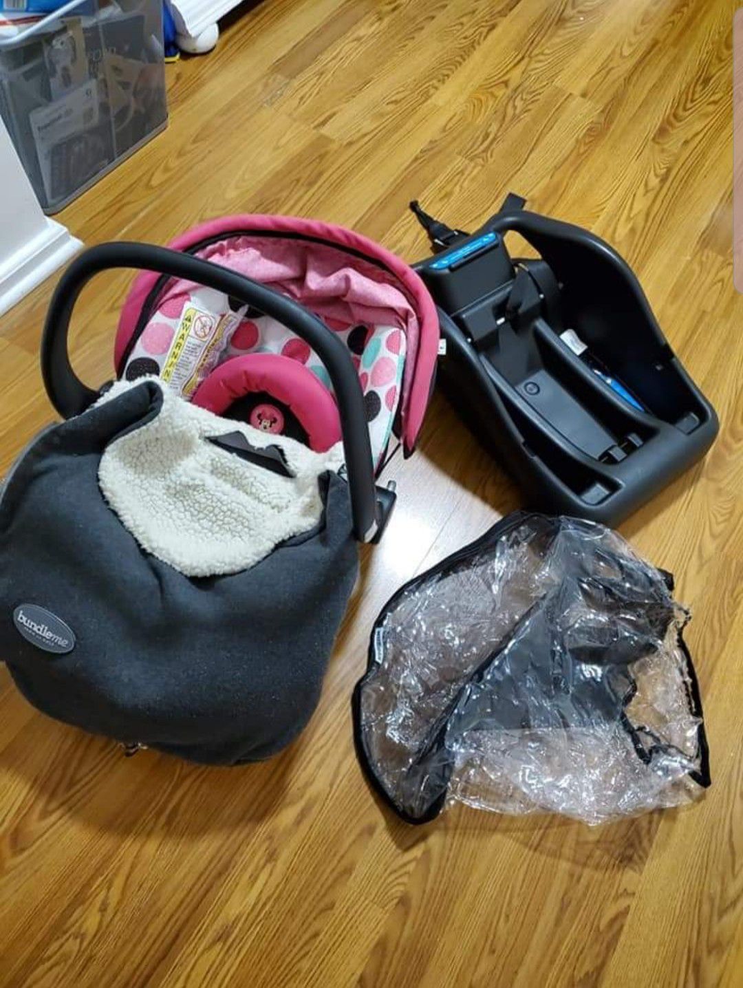 Car seat and accesories