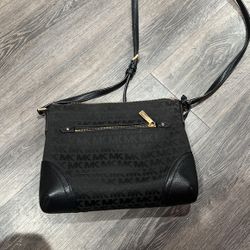 Black Micheal Kors Purse
