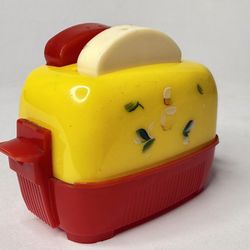 Vintage Toaster Salt & Pepper Shaker Set – Pop-Up Toast Design 