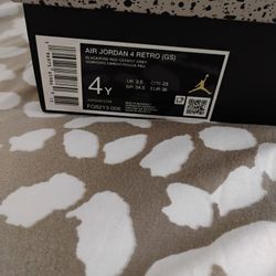 Air Jordan 4 Retro Size 4Y