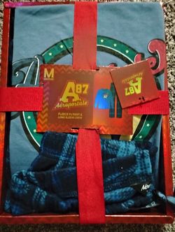 A 87 Aeropostale Fleece PJ Pants & Long Sleeve Crew