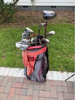 Mens Callaway Hawk eye golf club set.  Complete right handed set with golf bag