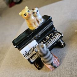 Hinged porcelain Mini trinket 