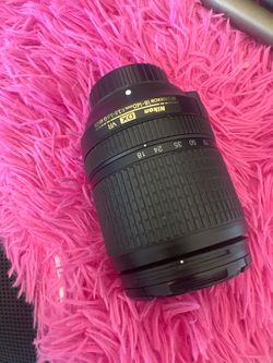Nikon AF-S DX NIKKOR 18-140mm f/3.5-5.6G ED VR Lens - All-in-One Zoom / Excellent Condition