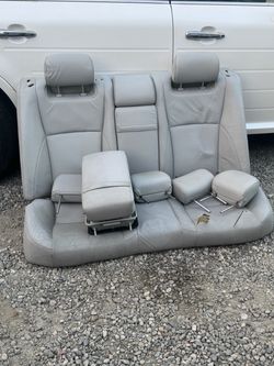 2010 Lexus ES350 seats