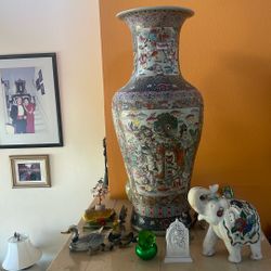 Chinese Ceramic Vase 