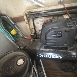 Compressor Husky 8 Gallons 